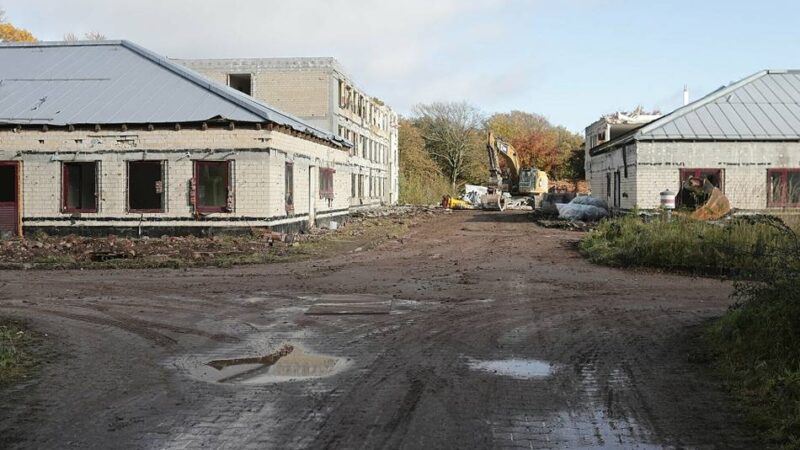 Parkstraße: Erste Gebäude werden für Forensik-Neubau in Wuppertal-Ronsdorf abgerissen